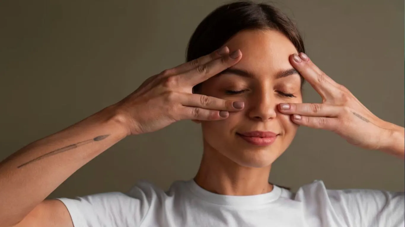 Các Bài Tập Nhẹ Nhàng Giúp Mắt Thư Giãn Sau Một Ngày Dài Làm Việc